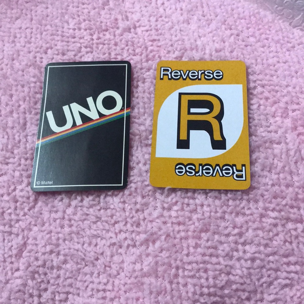 2 uno cards